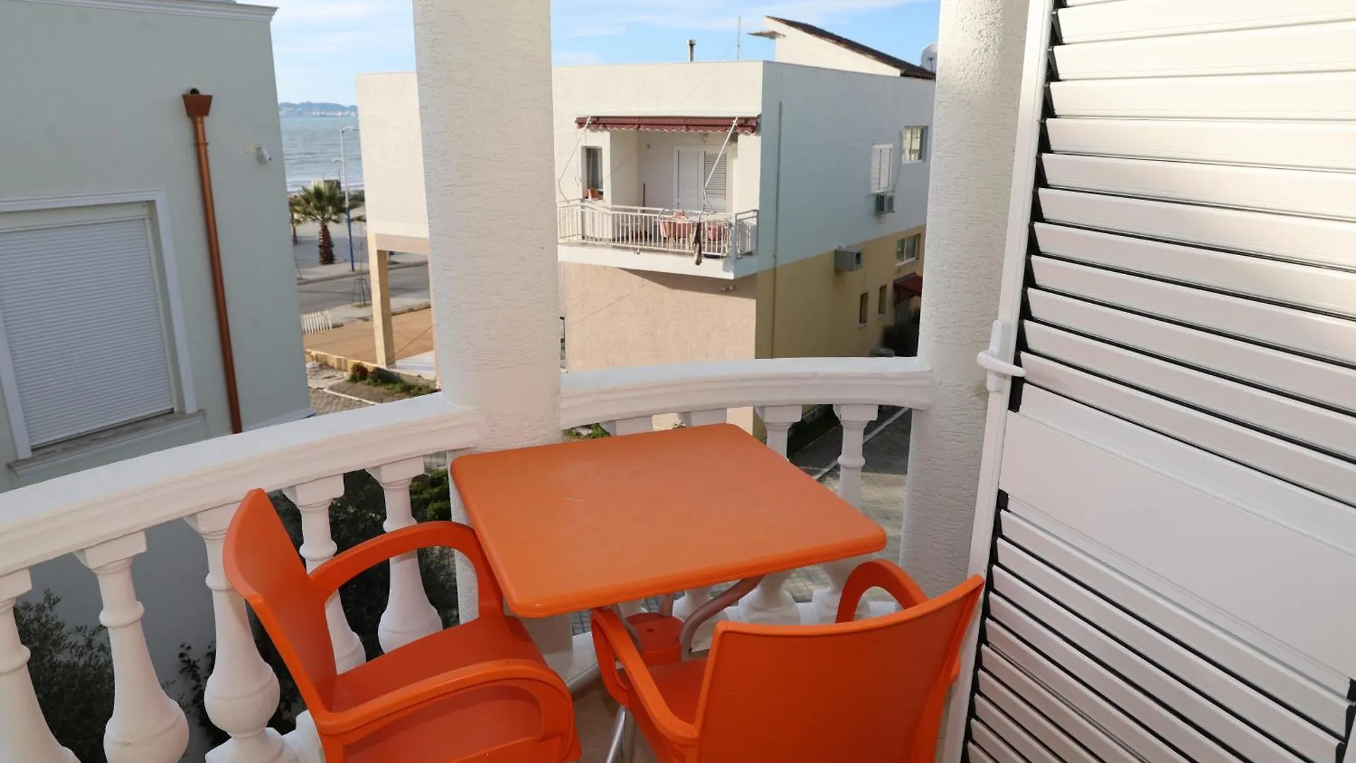 Villa Del Sol Golem